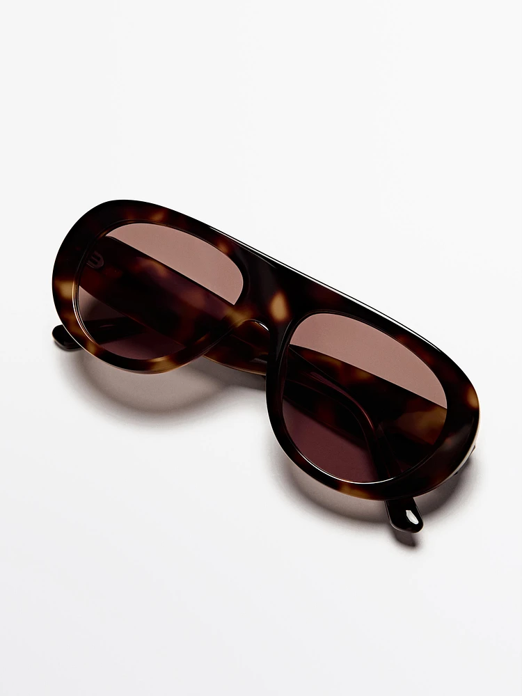 Oval sunglasses