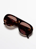 Oval sunglasses