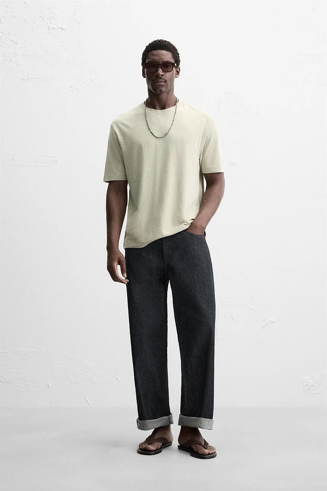 TEXTURED T-SHIRT