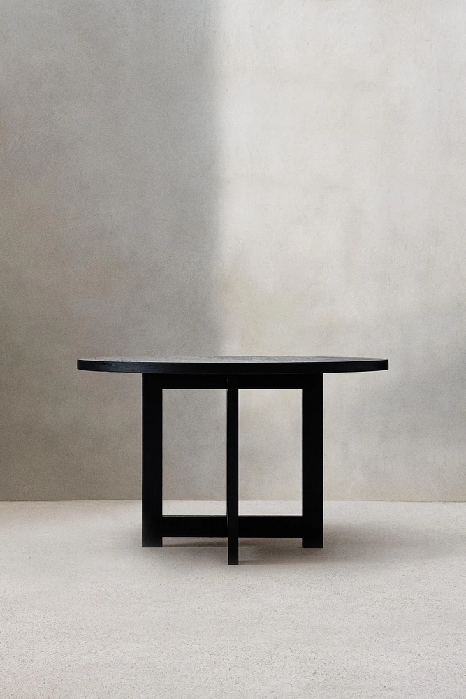 TABLE 02