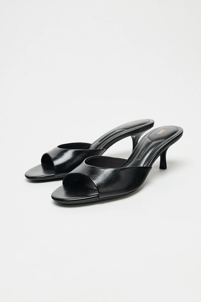 PATENT LEATHER SANDALS