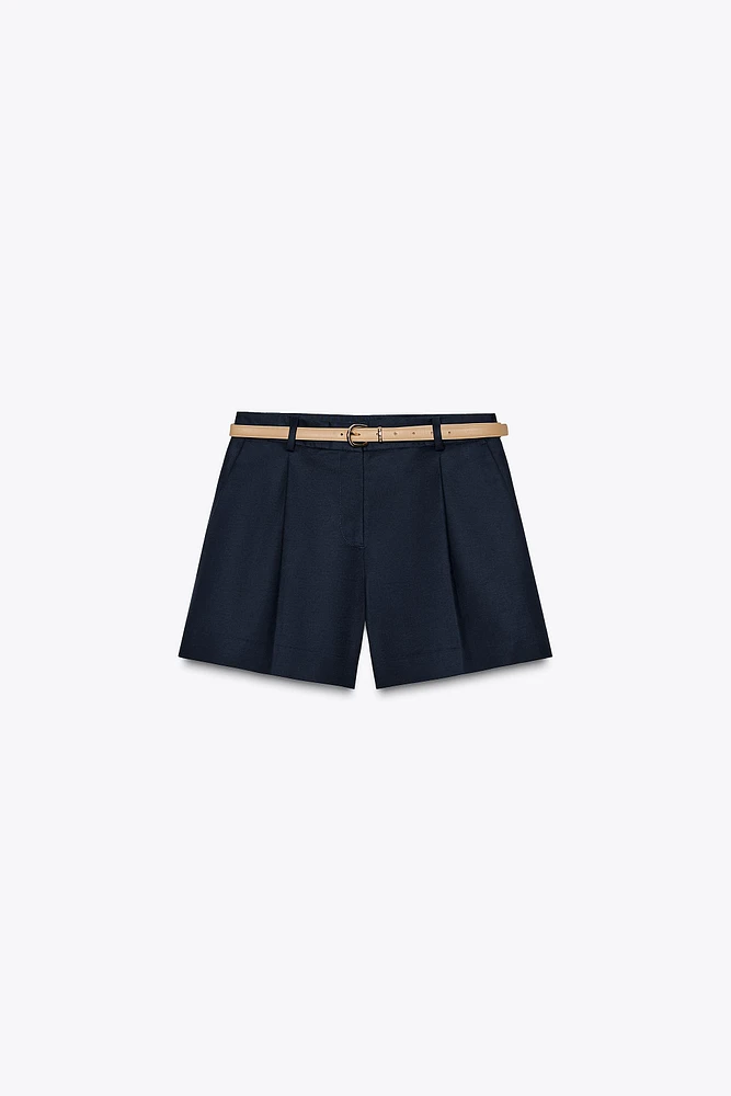 BELTED SHORTS WITH DARTS