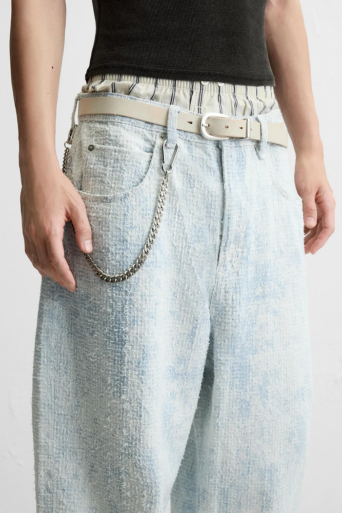 JEAN COUPE BAGGY FINI GRATTÉ