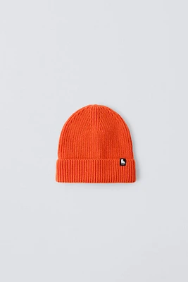BONNET EN MAILLE AVEC LAINE SKI