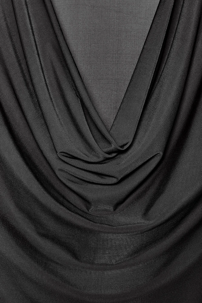 FLOWY DRAPED TOP