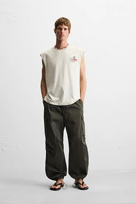 T-SHIRT DÉBARDEUR À IMPRIMÉ