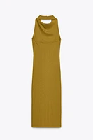 ROBE MI-LONGUE AVEC ENCOLURE AMÉRICAINE