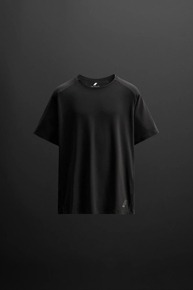 TEXTURED TRAINING T-SHIRT