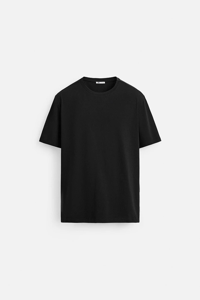 BASIC SLIM FIT T-SHIRT