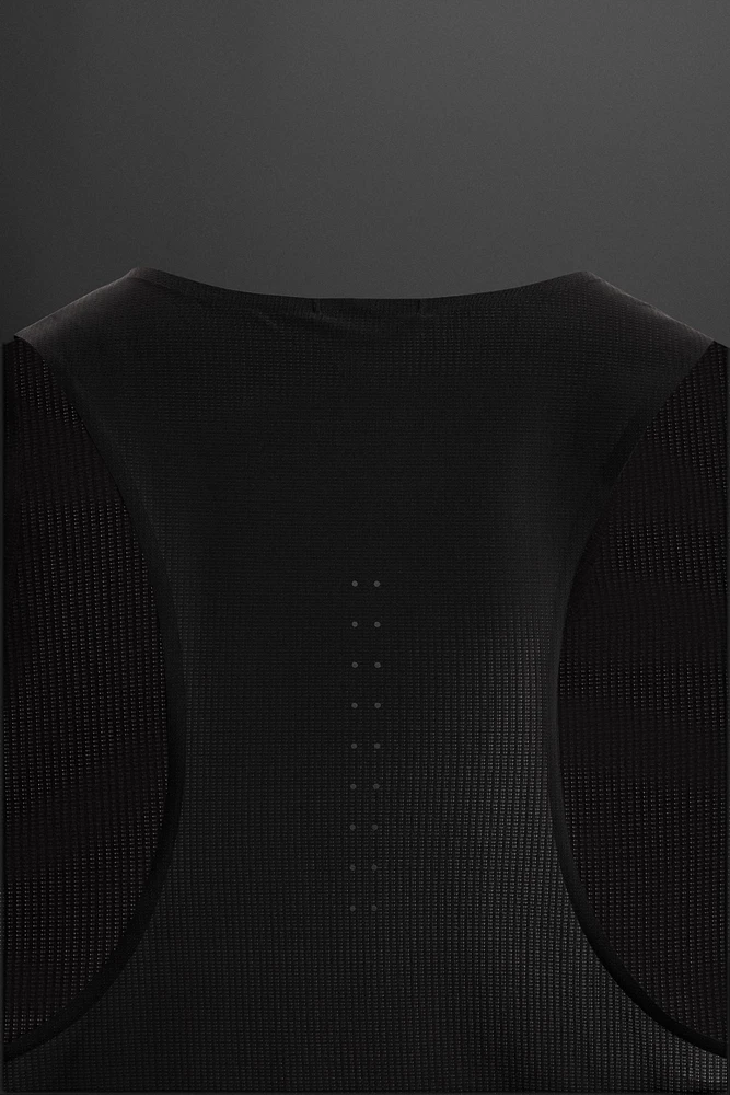 LIGHTWEIGHT TECHNICAL TANK TOP