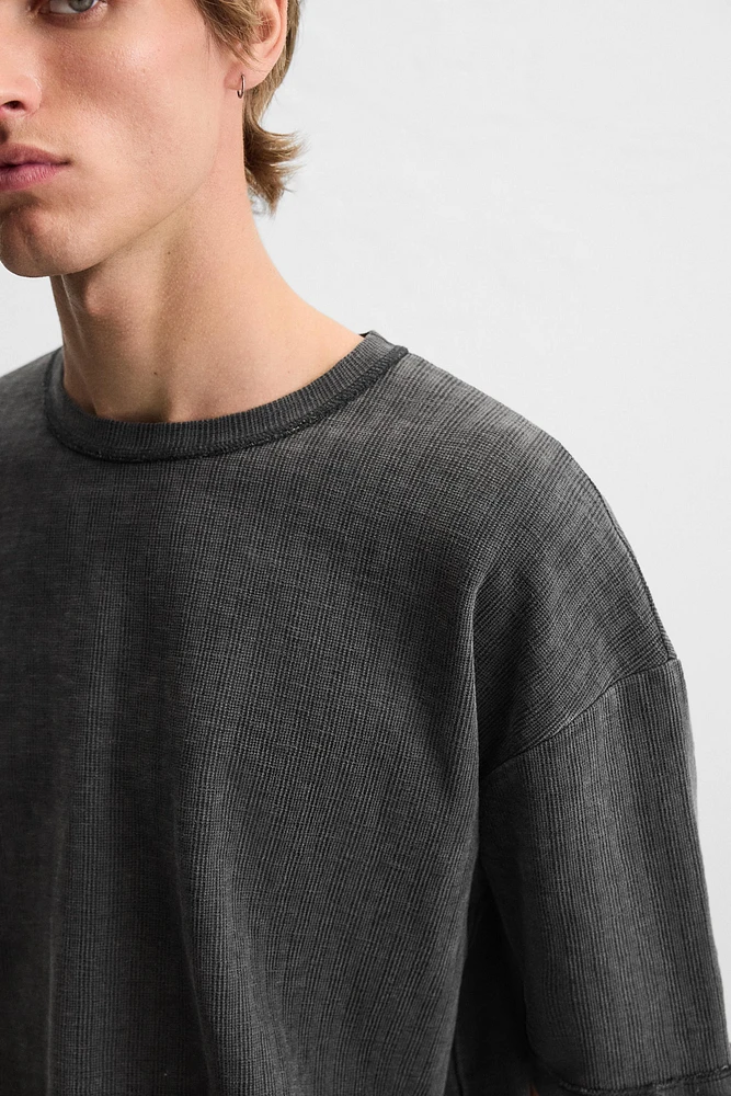 WASHED TEXTURED KNIT T-SHIRT