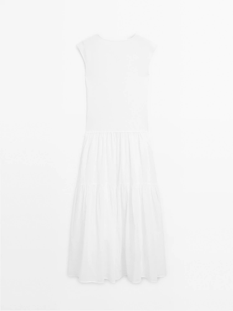 Long contrast V-neck dress