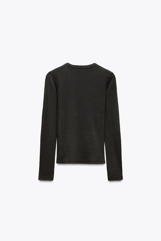 T-SHIRT RIB EFFET DÉLAVÉ MANCHES LONGUES
