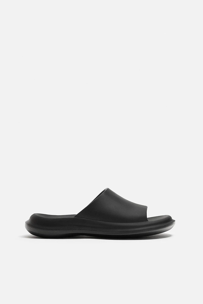 THICK SOLE POOL SLIDES