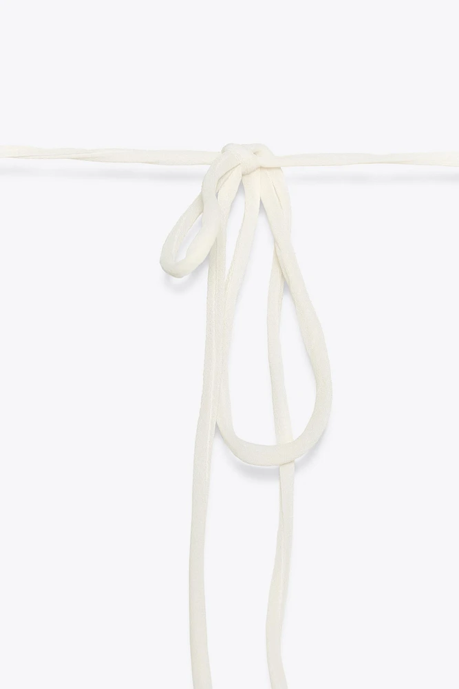 TOP HALTER TEXTURÉ