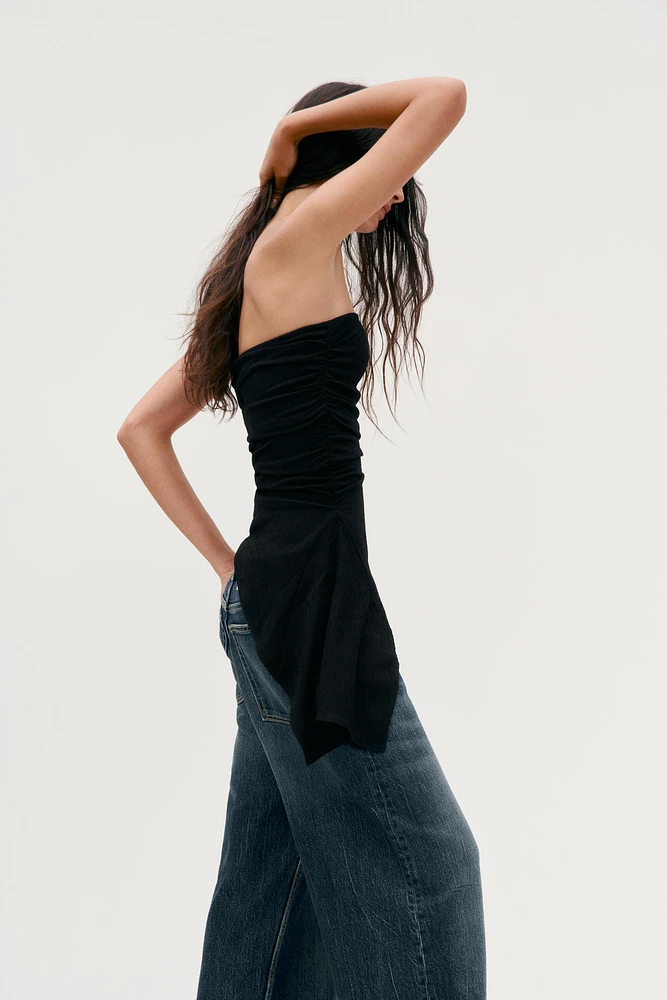 TEXTURED BANDEAU TOP