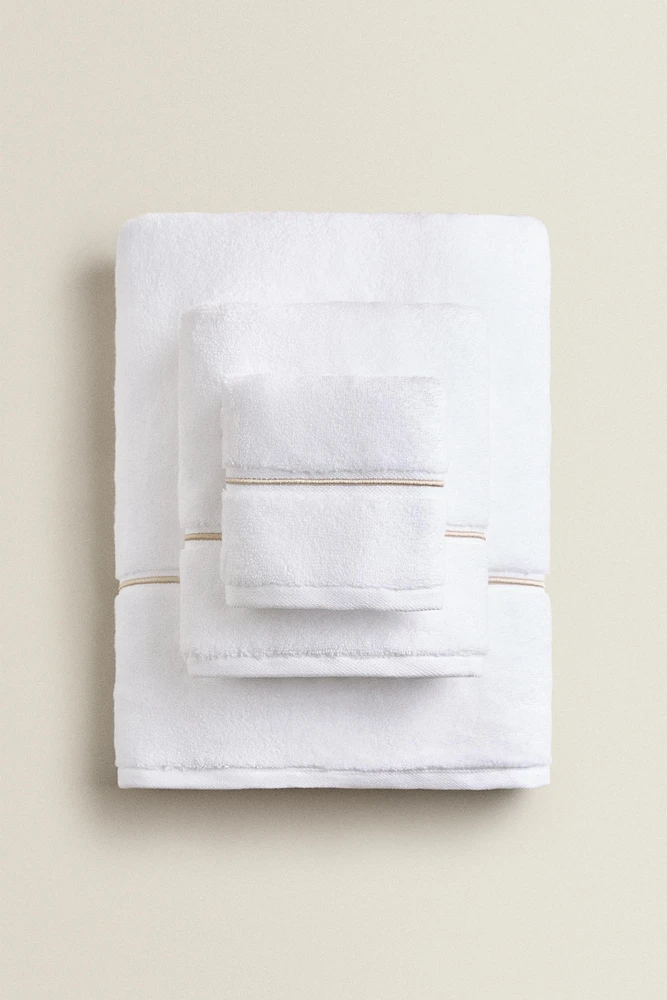 EMBROIDERED TRIM BATH TOWEL