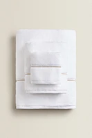 EMBROIDERED TRIM BATH TOWEL