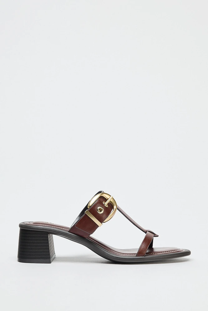 SANDALES EN CUIR À TALONS LARGES