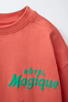 T-SHIRT IMPRIMÉ HÔTEL MAGIQUE © X ZARA