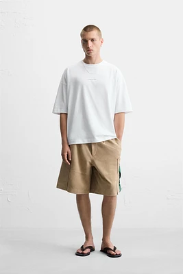 T-SHIRT IMPRIMÉ RELIEF