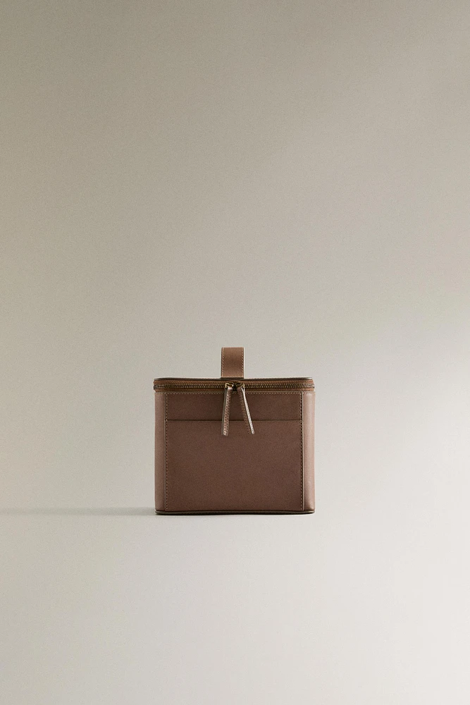 MEDIUM LEATHER COSMETIC BAG