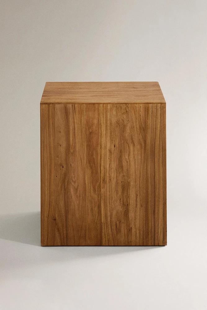 WOODEN CUBE SIDE TABLE
