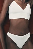 BRALETTE TRIANGLE SANS COUTURE