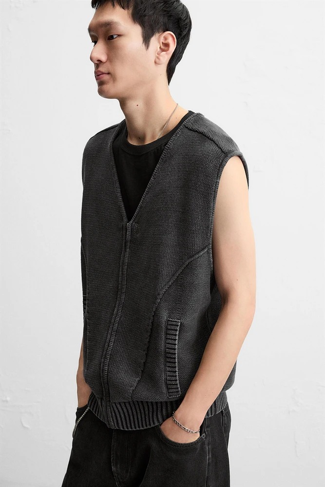 WASHED KNIT VEST