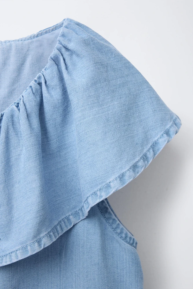 FLOWY RUFFLED DENIM BLOUSE