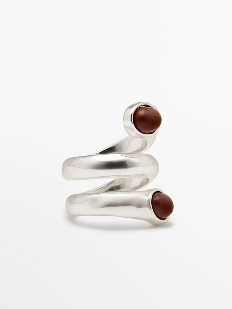 Spiral ring with encrusted details