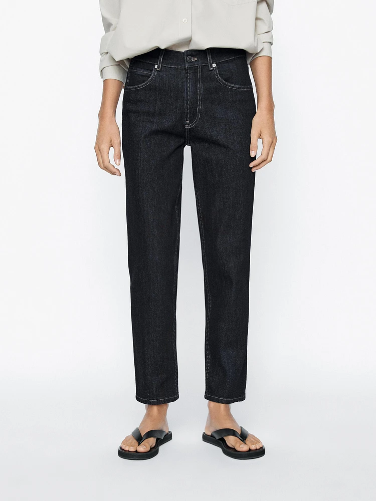 Mid-rise slim fit jeans
