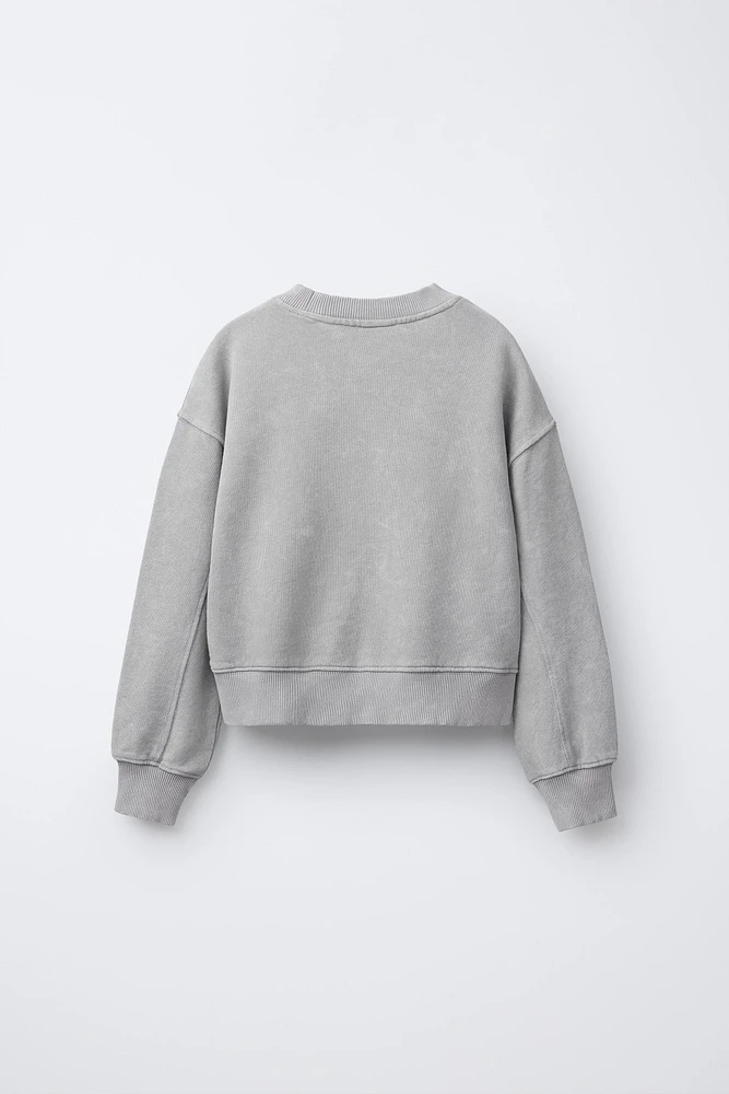 WASHED EFFECT TEXT SWEATSHIRT