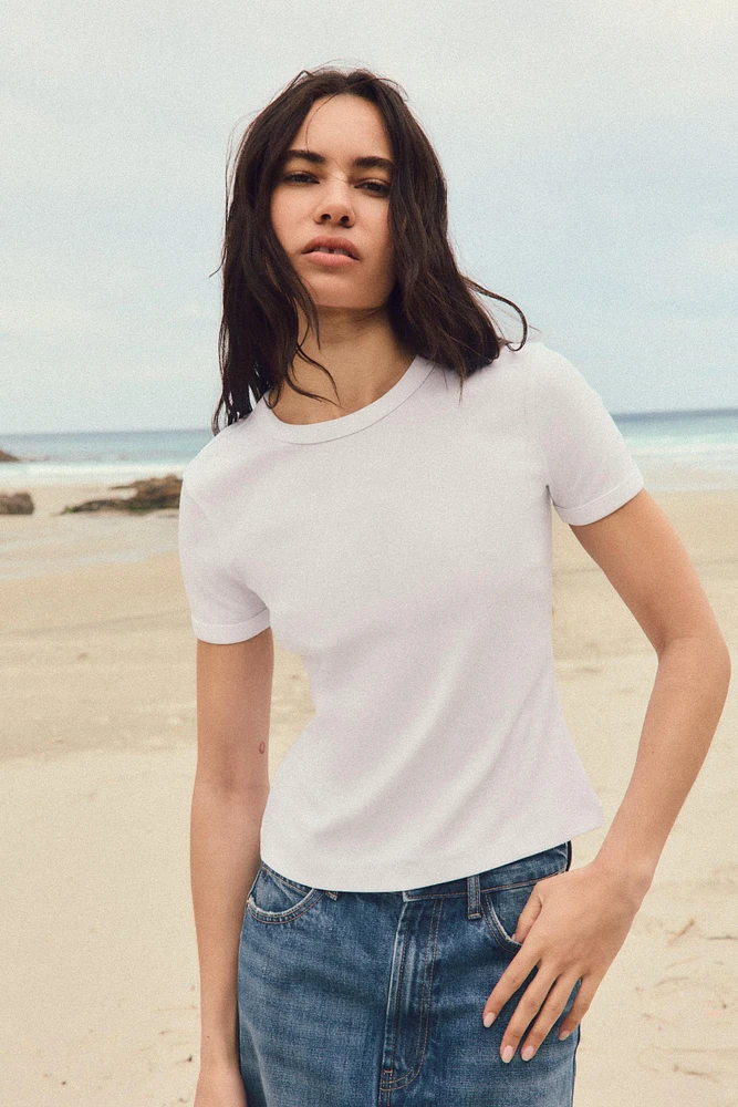 BACK SEAMED T-SHIRT