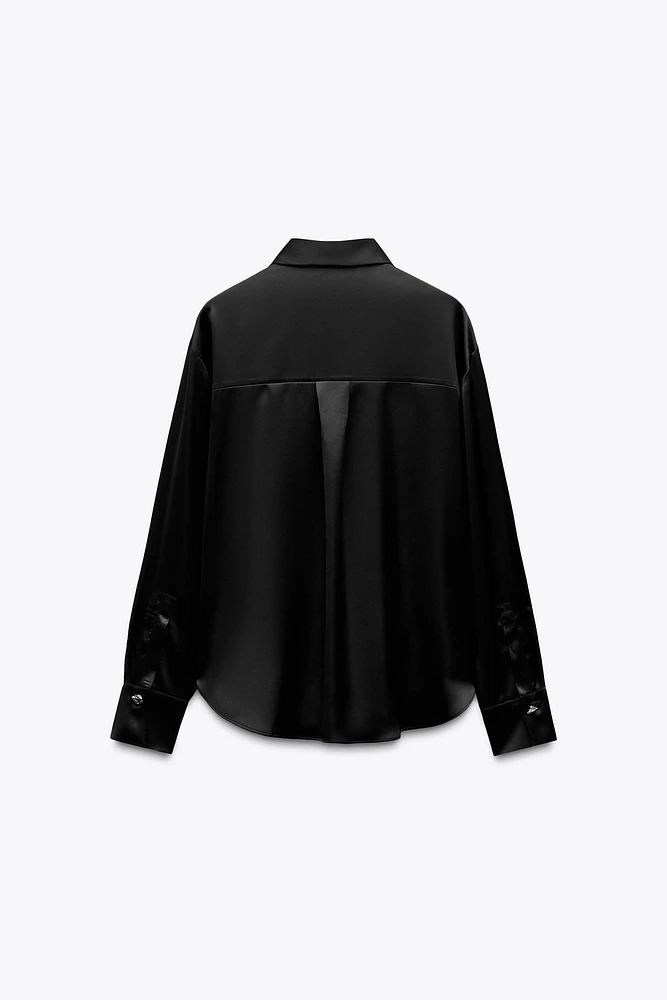 CHEMISE SATINÉE BOUTON DORÉ