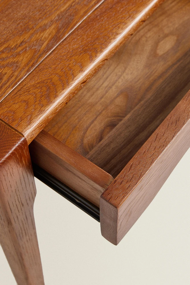 OAK NIGHTSTAND WITH DRAWER