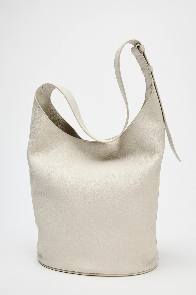 SAC SEAU ÉPAULE EN CUIR
