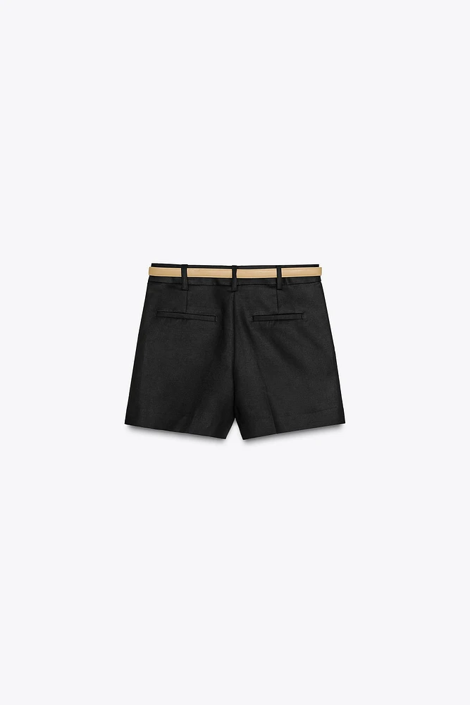 BELTED SHORTS WITH DARTS