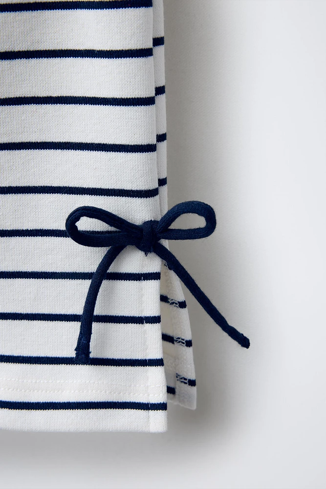 T-SHIRT RAYURES LACETS