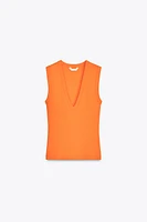 T-SHIRT DÉCOLLETÉ EN V