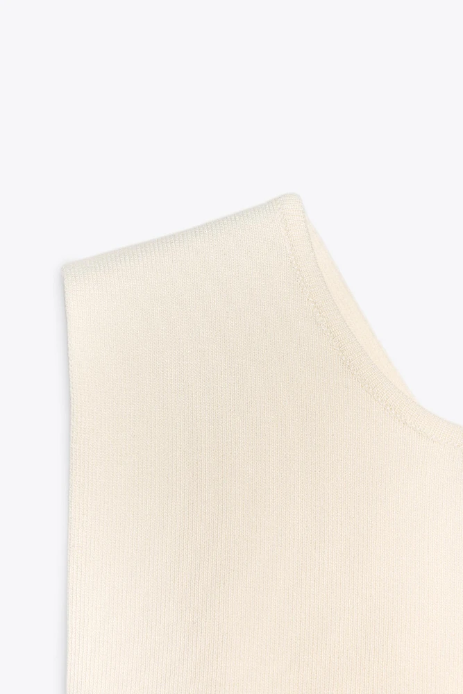 TOP EN MAILLE AJOURÉ DOS