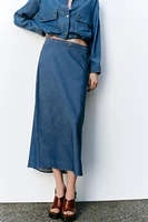 LONG SKIRT WITH THIN BELT