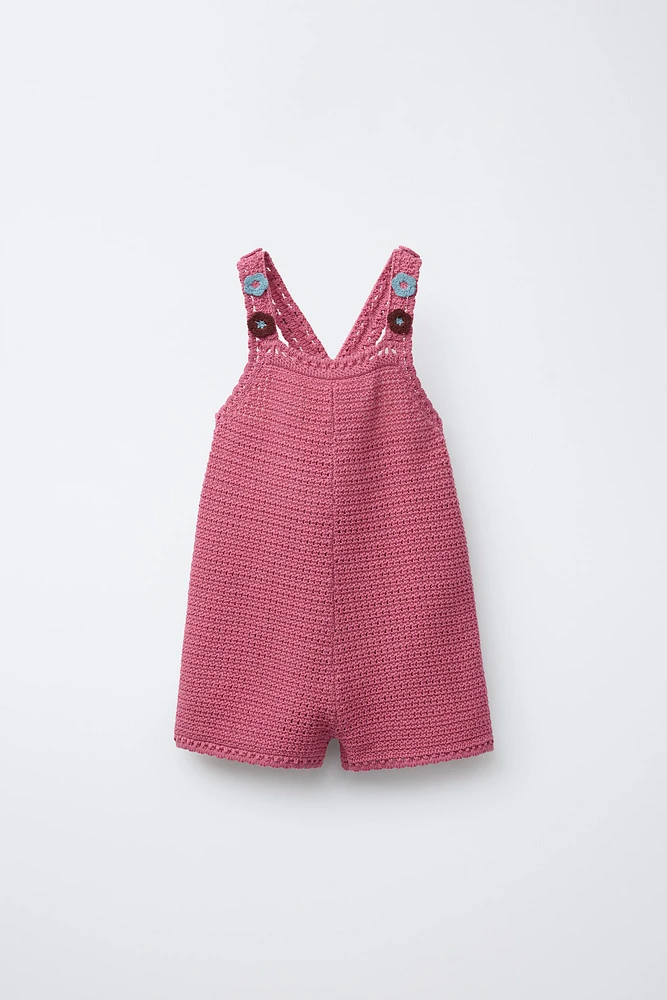 SALOPETTE COURTE EN MAILLE CROCHET FLEURS