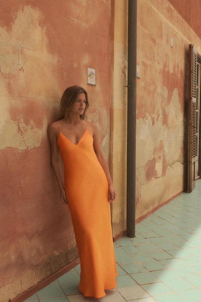 ROBE MI-LONGUE SATINÉE