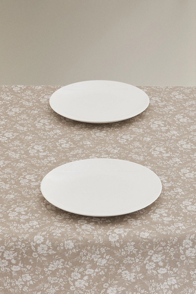 RESIN-COATED TABLECLOTH FLORAL PRINT
