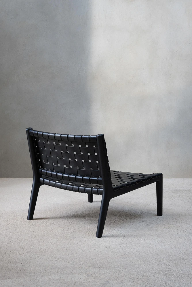 LOUNGE CHAIR 01