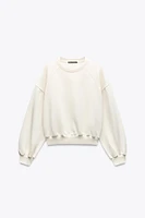 BASIC PLUSH SWEATSHIRT