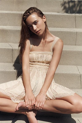 RUFFLED LACE DRESS