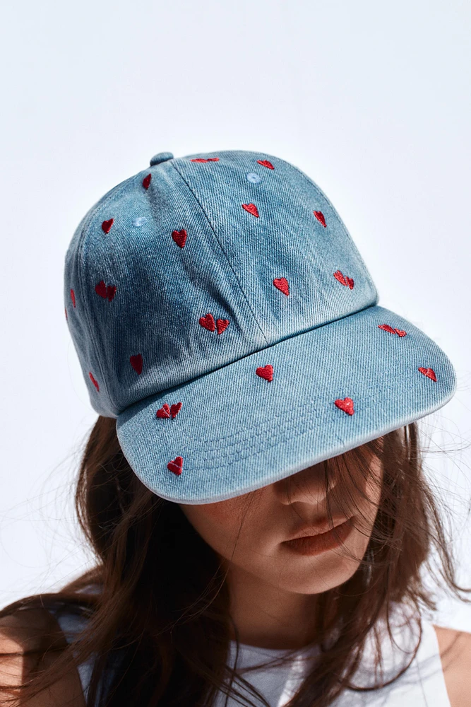 EMBROIDERED DENIM EFFECT CAP