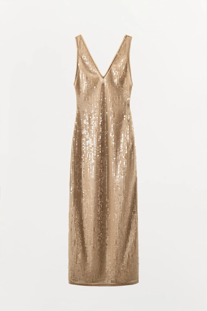 ROBE À FIL MÉTALLISÉ ET SEQUINS